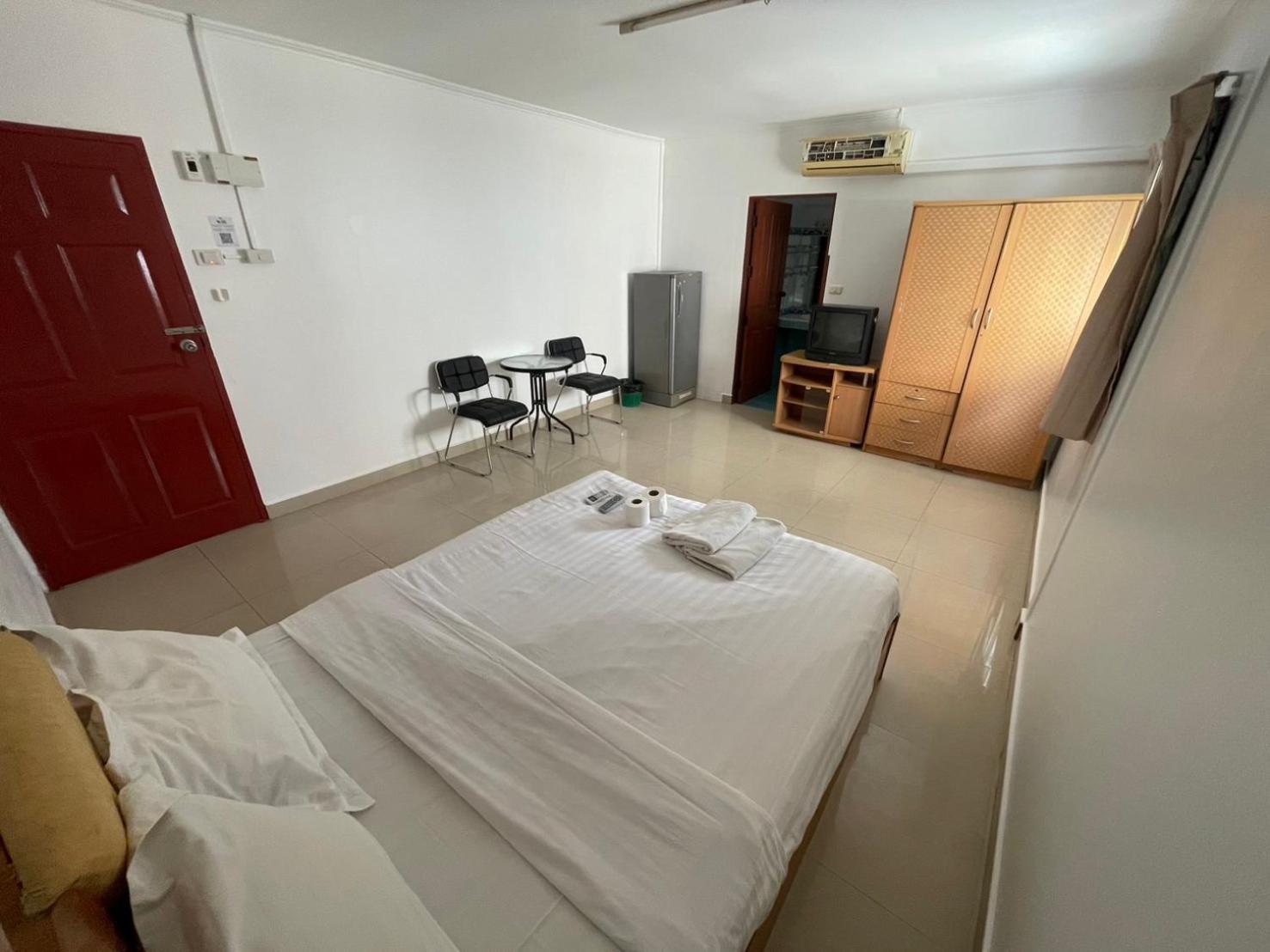 Malee Guesthouse And Restaurant Pattaya Εξωτερικό φωτογραφία