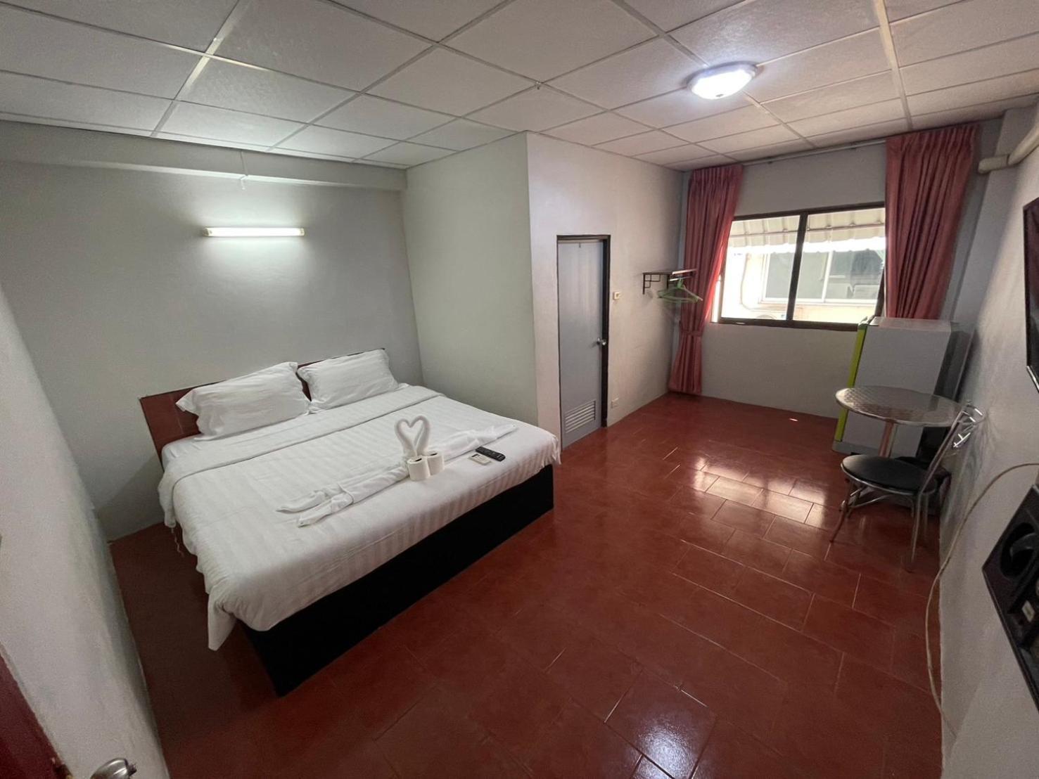 Malee Guesthouse And Restaurant Pattaya Εξωτερικό φωτογραφία