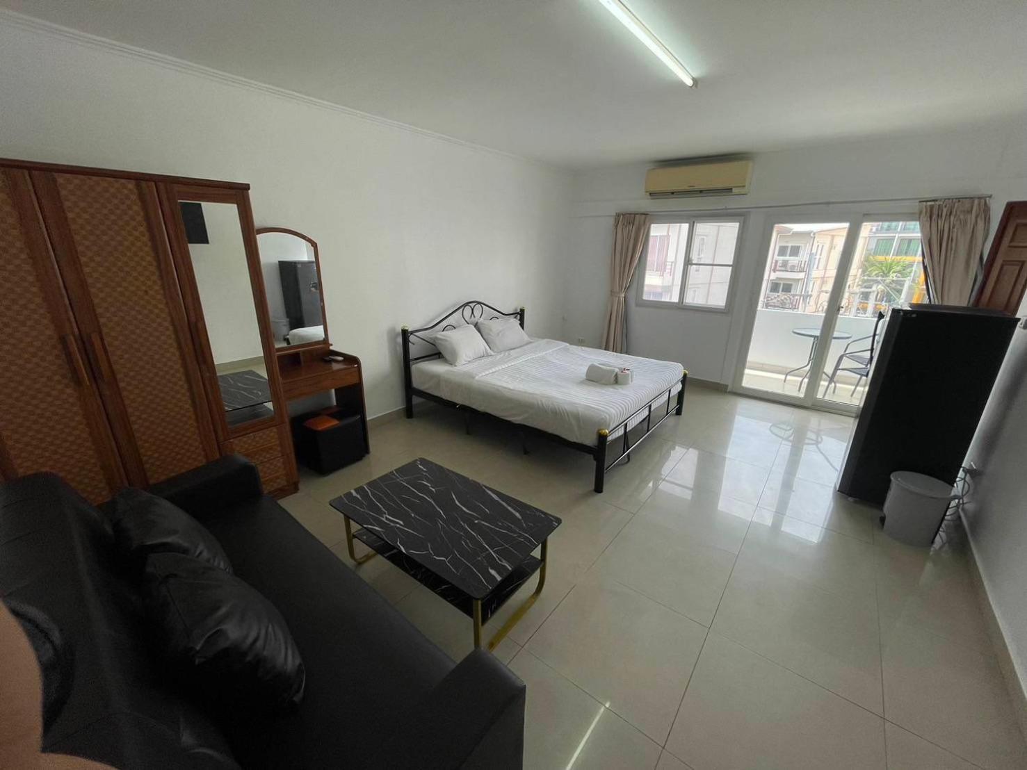 Malee Guesthouse And Restaurant Pattaya Εξωτερικό φωτογραφία