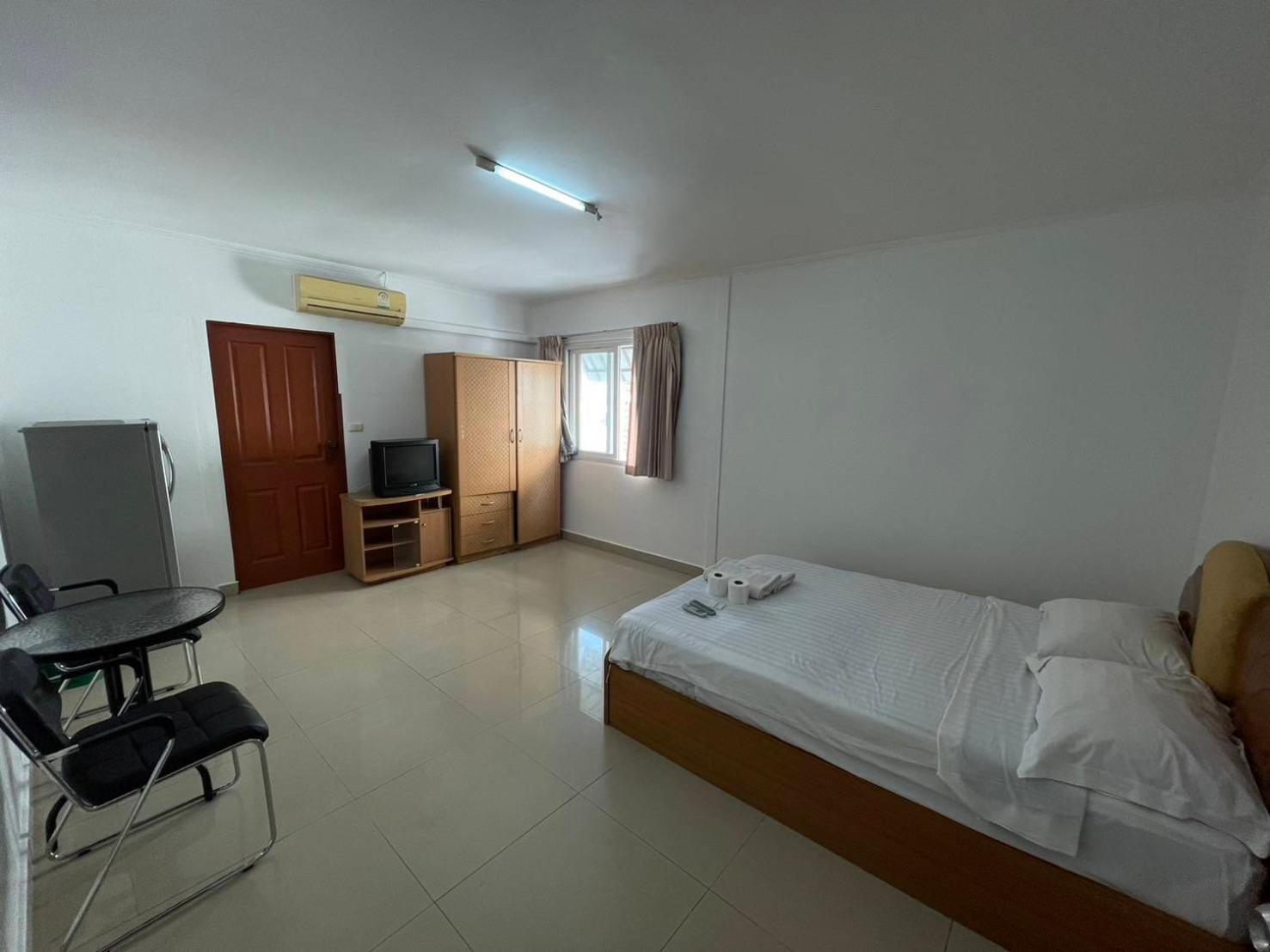 Malee Guesthouse And Restaurant Pattaya Εξωτερικό φωτογραφία