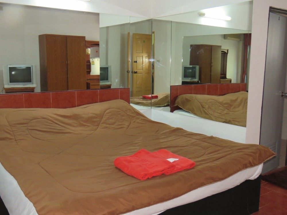 Malee Guesthouse And Restaurant Pattaya Εξωτερικό φωτογραφία