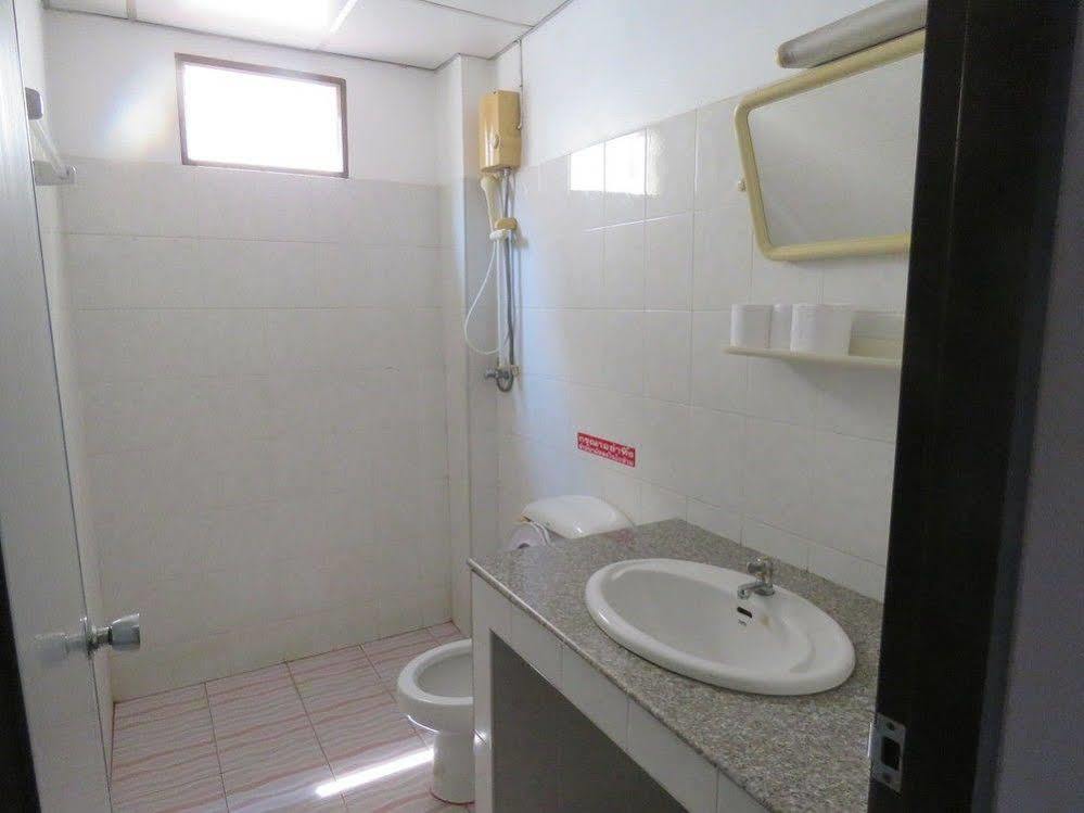 Malee Guesthouse And Restaurant Pattaya Εξωτερικό φωτογραφία