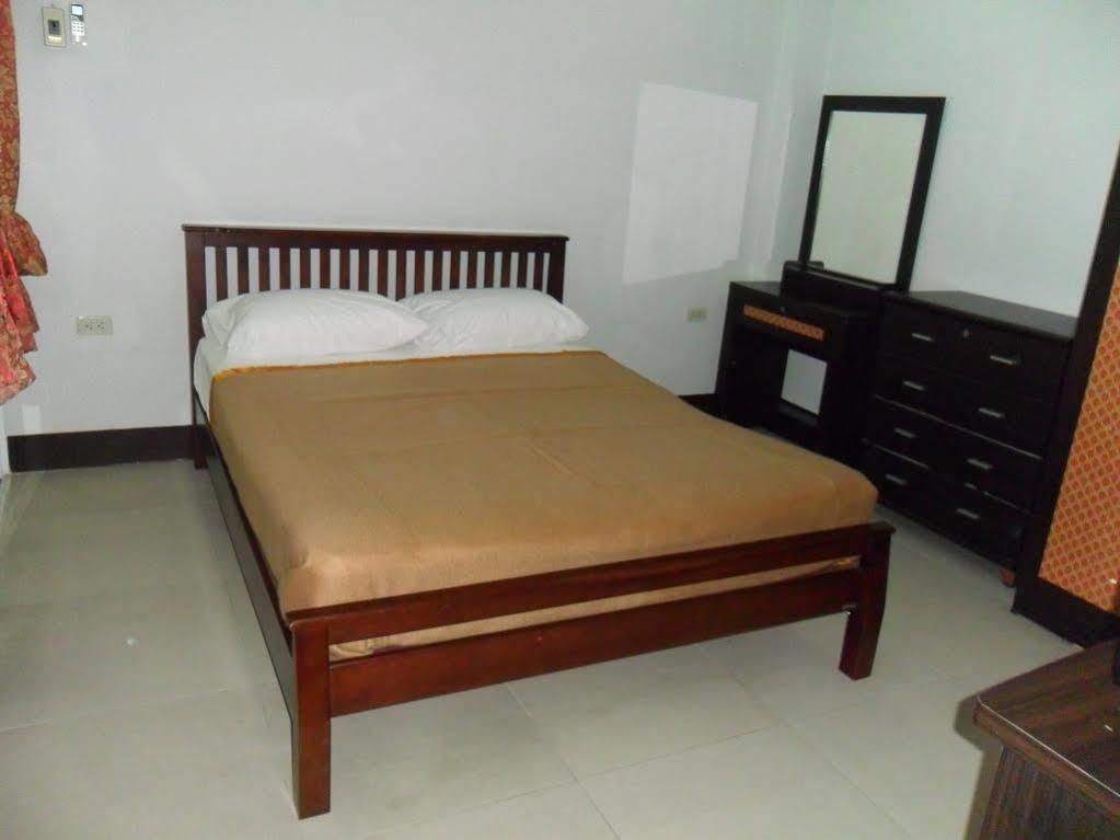 Malee Guesthouse And Restaurant Pattaya Εξωτερικό φωτογραφία